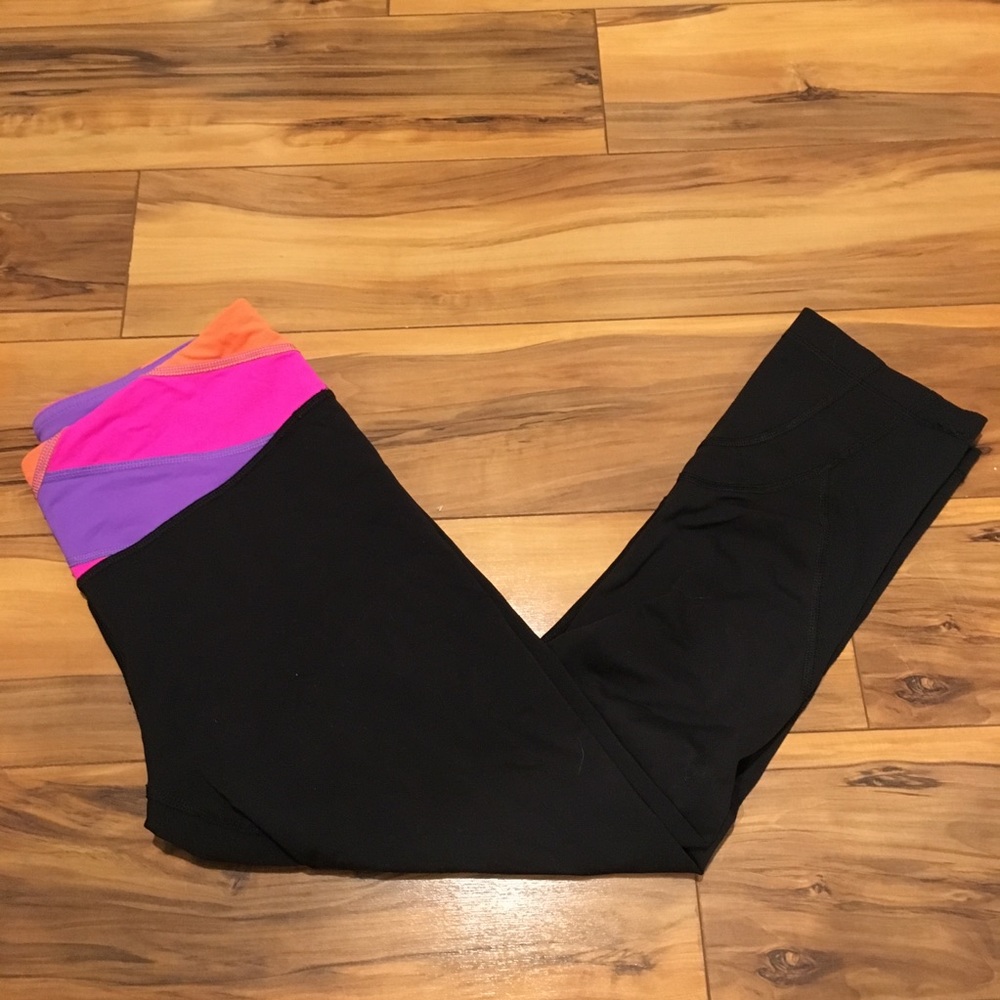 Lululemon Wunder Under Crop Leggings (Size 4)